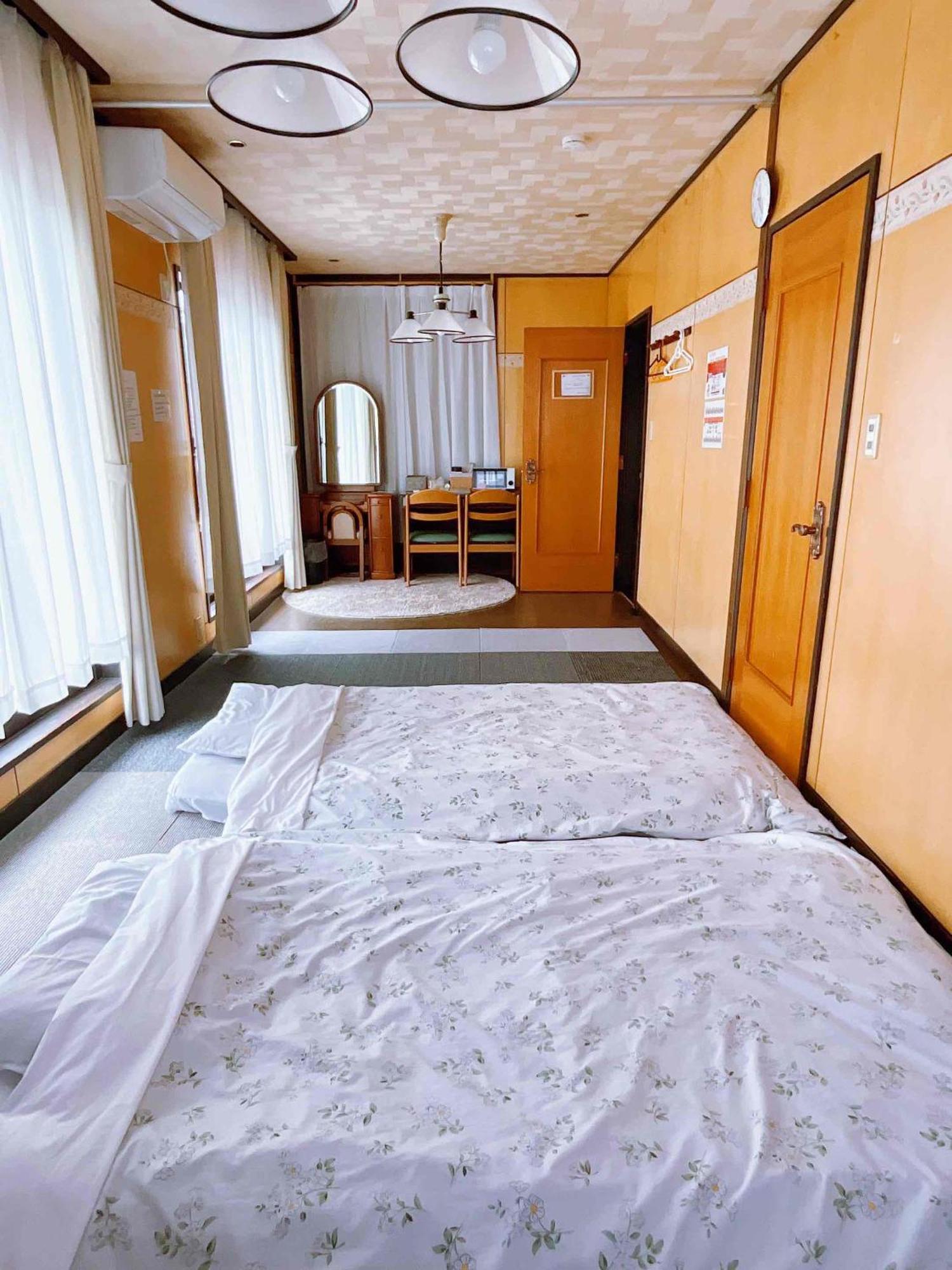 T&T Fujiyama Guest House Fujiyoshida Exterior foto